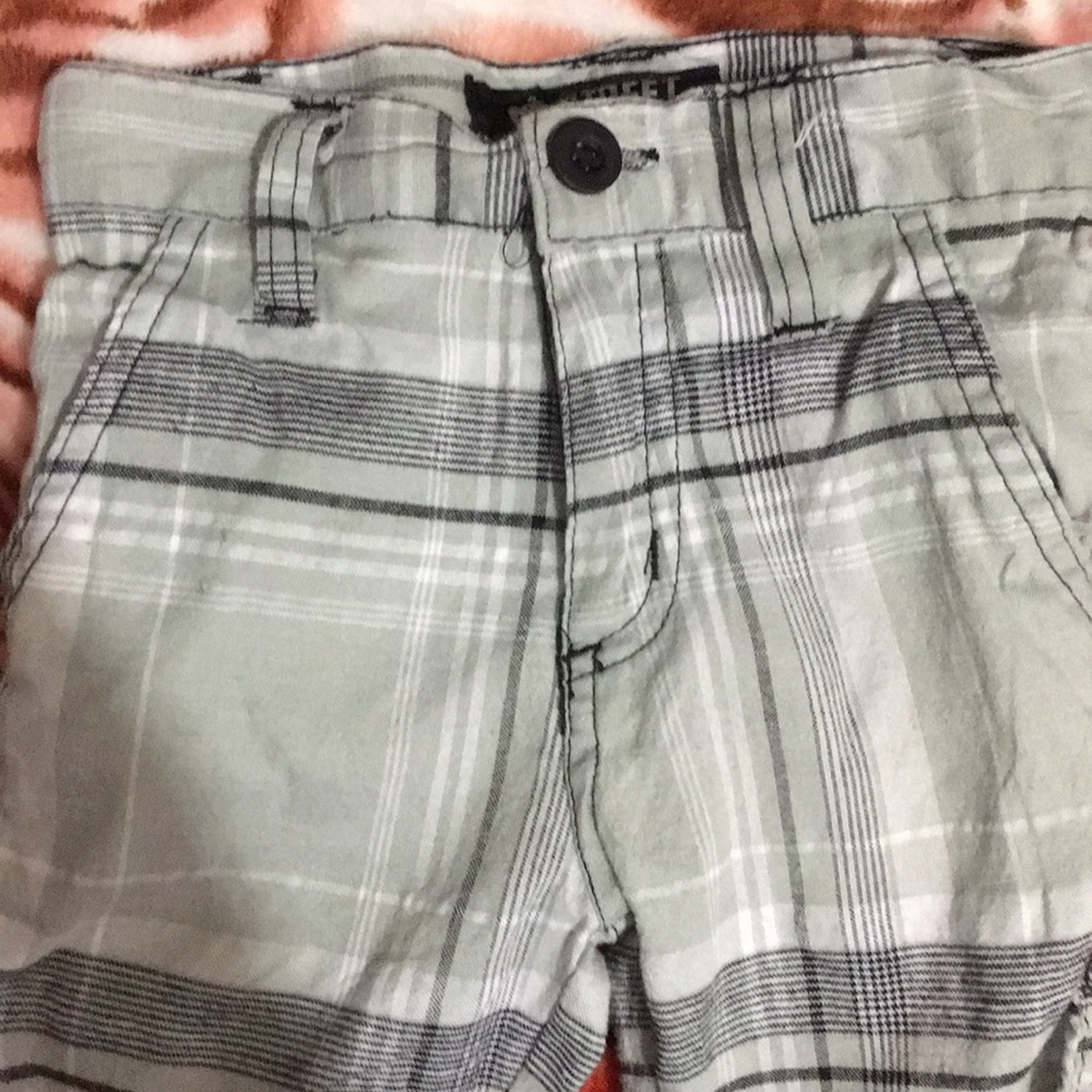 Capris - Picture 2 of 3